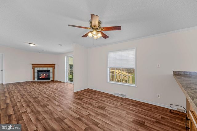 44 TEAL RD, Martinsburg, WV 25405