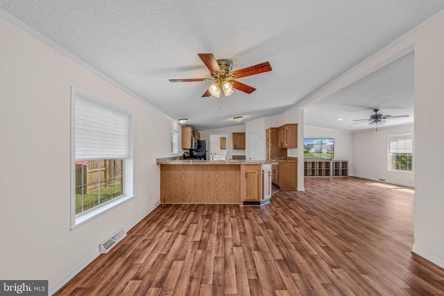 44 TEAL RD, Martinsburg, WV 25405