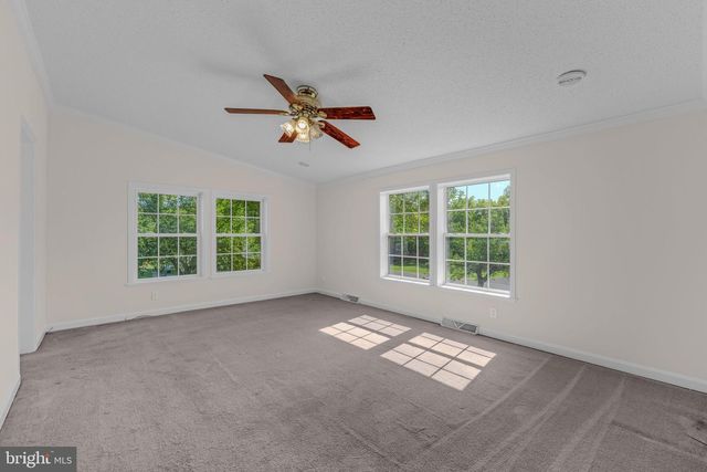 44 TEAL RD, Martinsburg, WV 25405