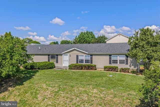 44 TEAL RD, Martinsburg, WV 25405