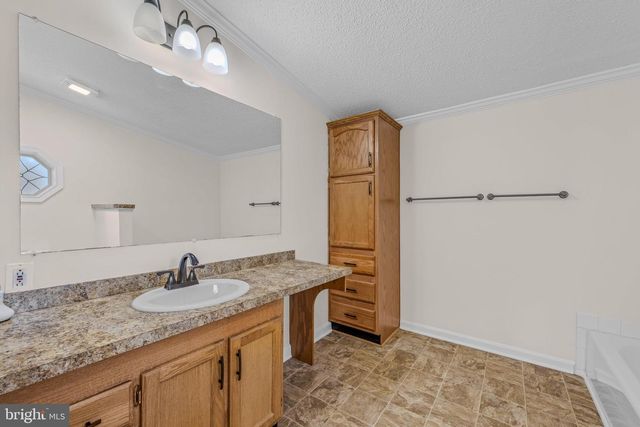 44 TEAL RD, Martinsburg, WV 25405
