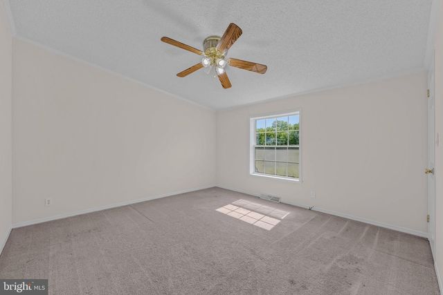44 TEAL RD, Martinsburg, WV 25405