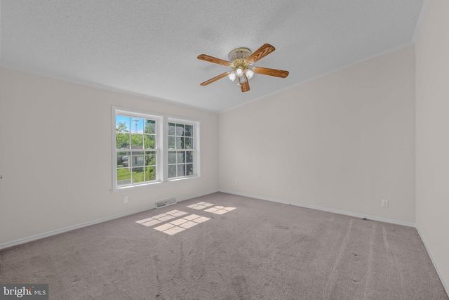 44 TEAL RD, Martinsburg, WV 25405