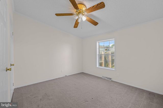 44 TEAL RD, Martinsburg, WV 25405