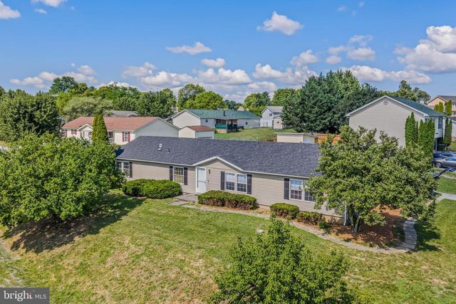 44 TEAL RD, Martinsburg, WV 25405