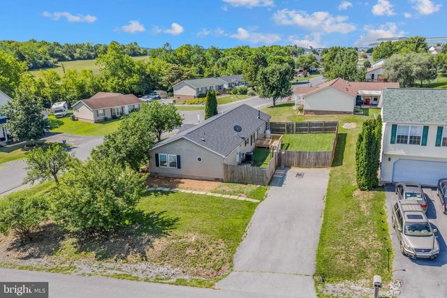 44 TEAL RD, Martinsburg, WV 25405