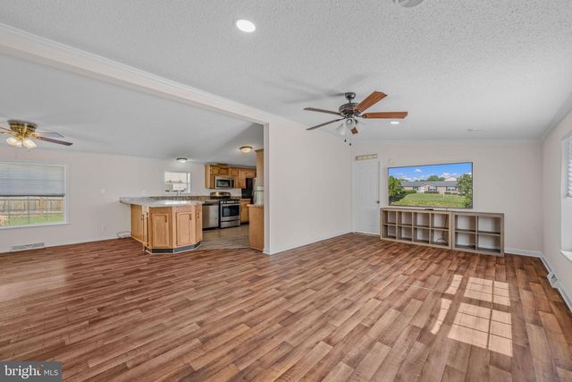 44 TEAL RD, Martinsburg, WV 25405