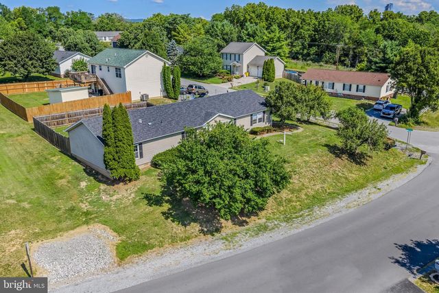 44 TEAL RD, Martinsburg, WV 25405