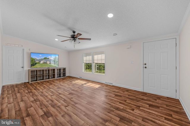 44 TEAL RD, Martinsburg, WV 25405