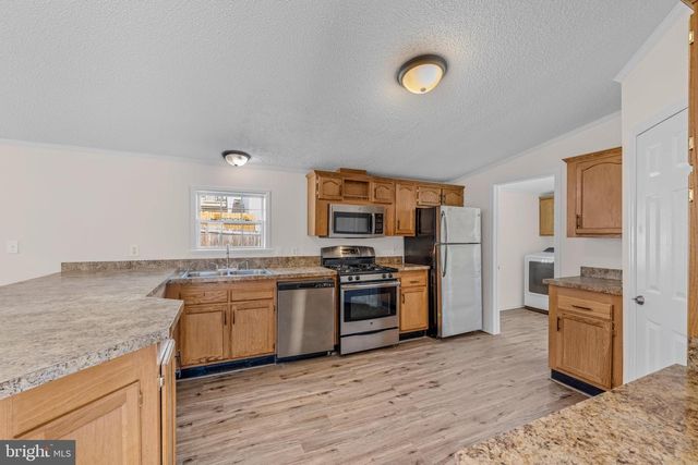 44 TEAL RD, Martinsburg, WV 25405
