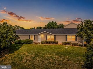 44 TEAL RD, Martinsburg, WV 25405