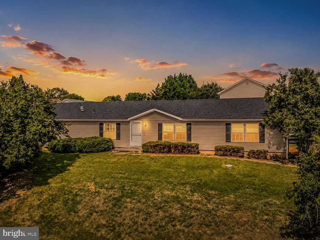 44 TEAL RD, Martinsburg, WV 25405