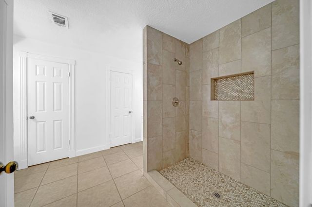 22714 River Birch Dr, Tomball, TX 77375