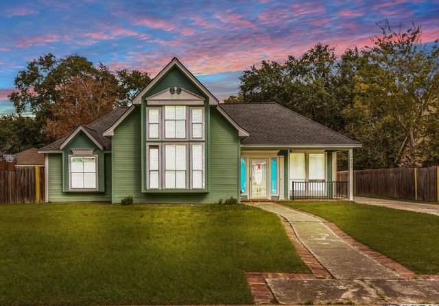 22714 River Birch Dr, Tomball, TX 77375