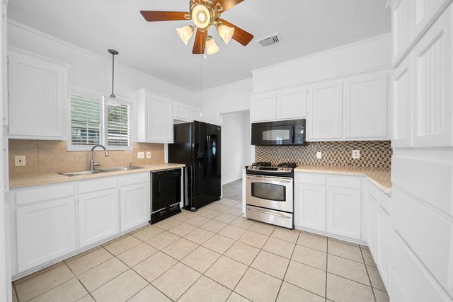 22714 River Birch Dr, Tomball, TX 77375