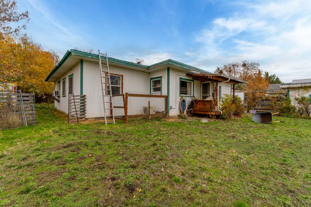 1535 SW Foundry Street, Grants Pass, OR 97526
