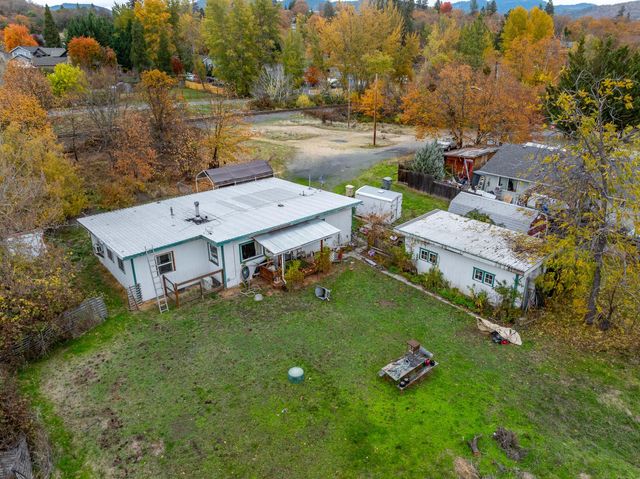 1535 SW Foundry Street, Grants Pass, OR 97526