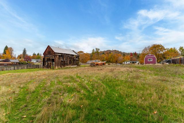 1535 SW Foundry Street, Grants Pass, OR 97526