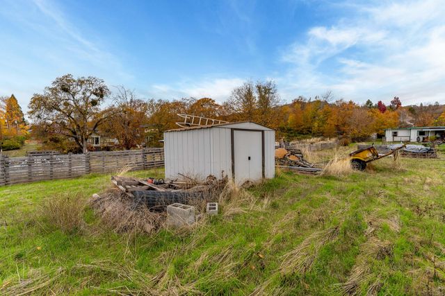 1535 SW Foundry Street, Grants Pass, OR 97526