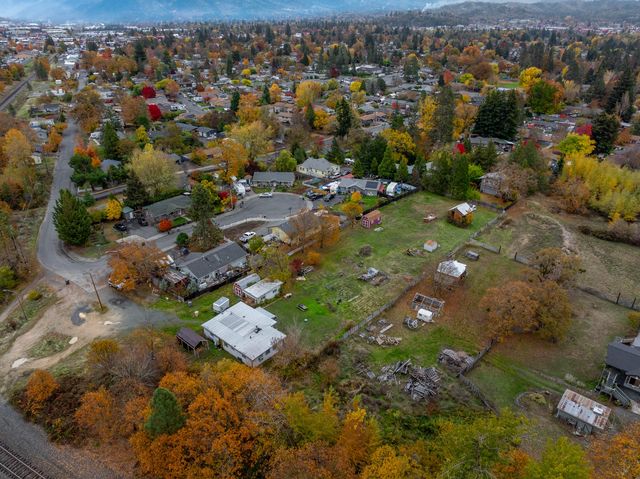 1535 SW Foundry Street, Grants Pass, OR 97526