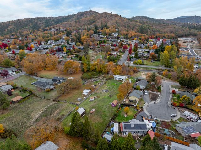1535 SW Foundry Street, Grants Pass, OR 97526