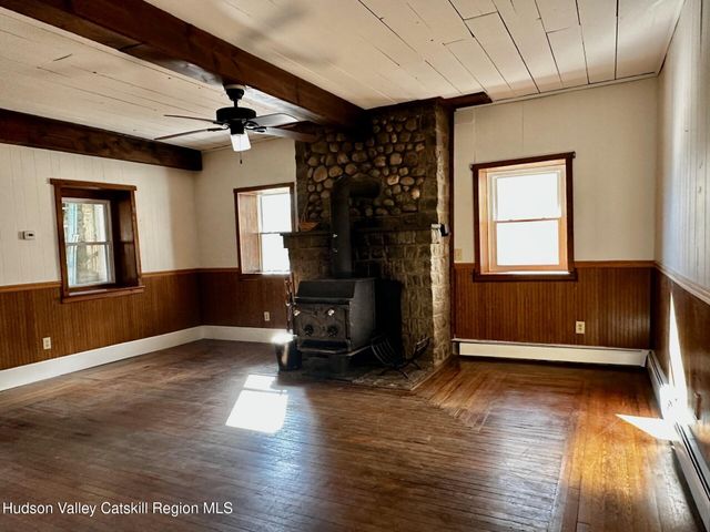 563 Old Indian Road, Milton, NY 12547