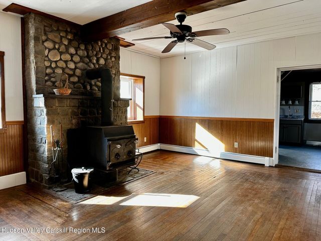 563 Old Indian Road, Milton, NY 12547