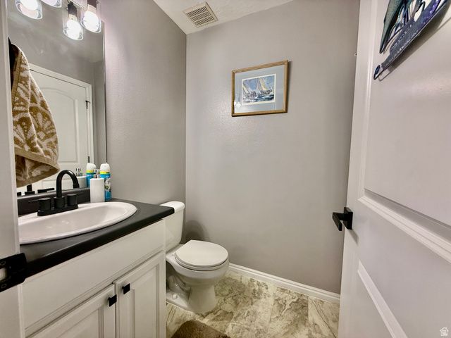 1819 N CLARK DR, Layton, UT 84041