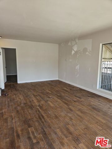 263 E 84th Place, Los Angeles, CA 90003