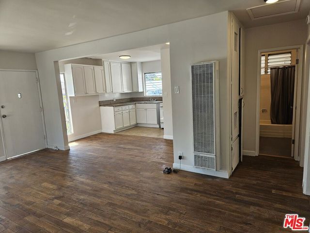 263 E 84th Place, Los Angeles, CA 90003