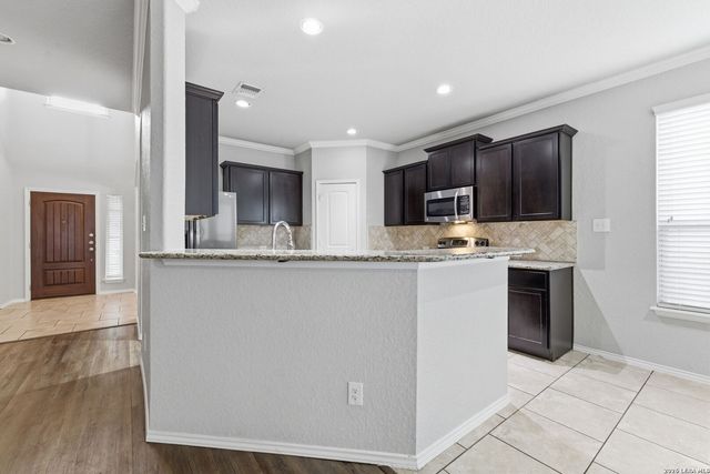 2313 Broken Wheel Ln, New Braunfels, TX 78130
