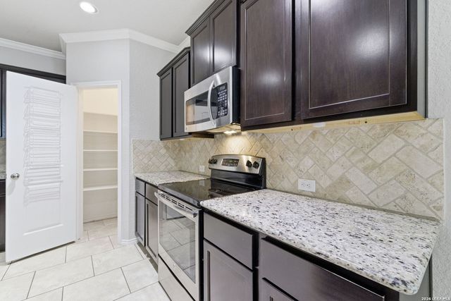 2313 Broken Wheel Ln, New Braunfels, TX 78130