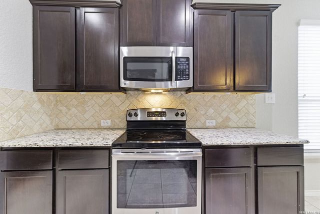 2313 Broken Wheel Ln, New Braunfels, TX 78130