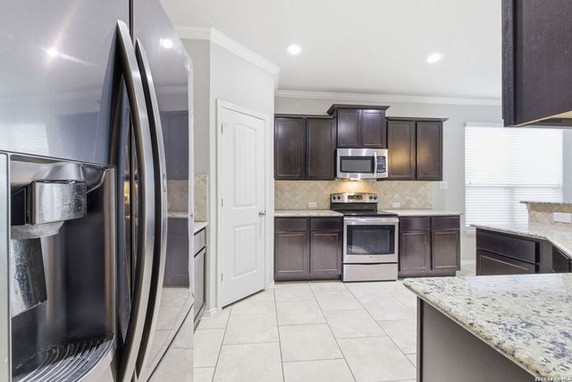 2313 Broken Wheel Ln, New Braunfels, TX 78130