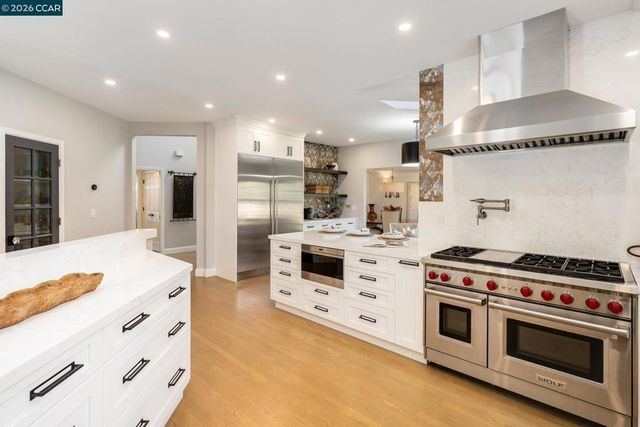 7 Eastward Ln, Danville, CA 94506