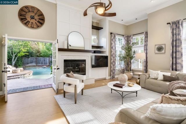 7 Eastward Ln, Danville, CA 94506