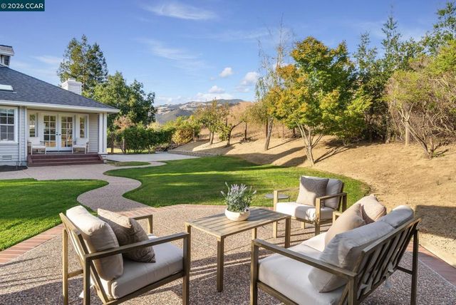 7 Eastward Ln, Danville, CA 94506