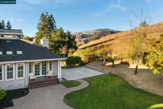 7 Eastward Ln, Danville, CA 94506