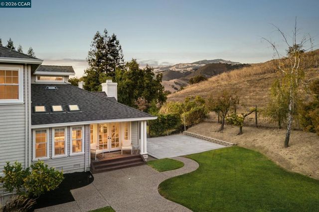 7 Eastward Ln, Danville, CA 94506