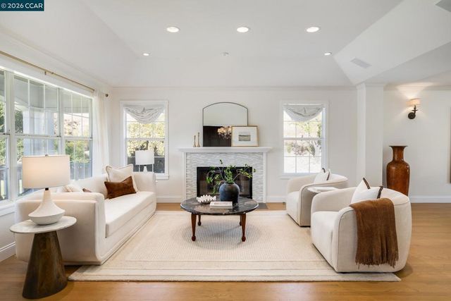 7 Eastward Ln, Danville, CA 94506