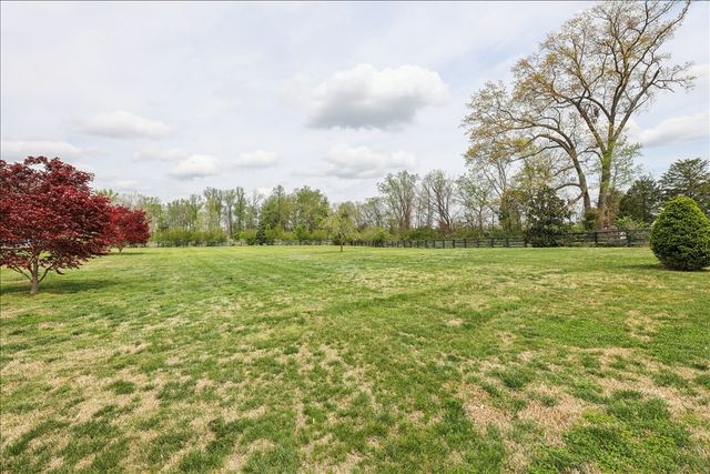 239 Cherokee Dock Rd, Lebanon, TN 37087