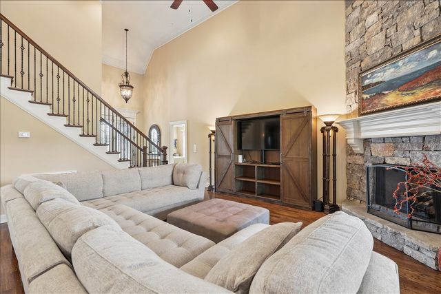 239 Cherokee Dock Rd, Lebanon, TN 37087