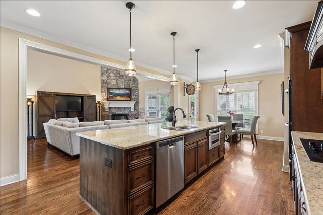 239 Cherokee Dock Rd, Lebanon, TN 37087