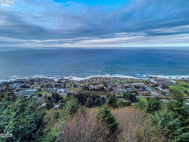 6200 Keenah Ln, Yachats, OR 97498