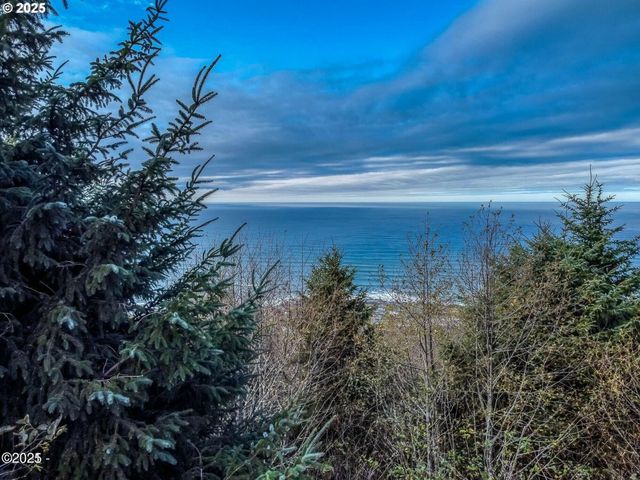 6200 Keenah Ln, Yachats, OR 97498