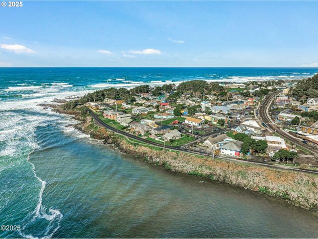 6200 Keenah Ln, Yachats, OR 97498