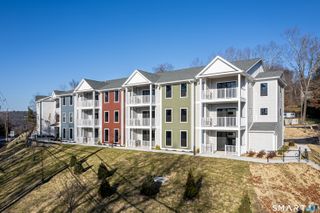 401 Albany Turnpike 208, Canton, CT 06019