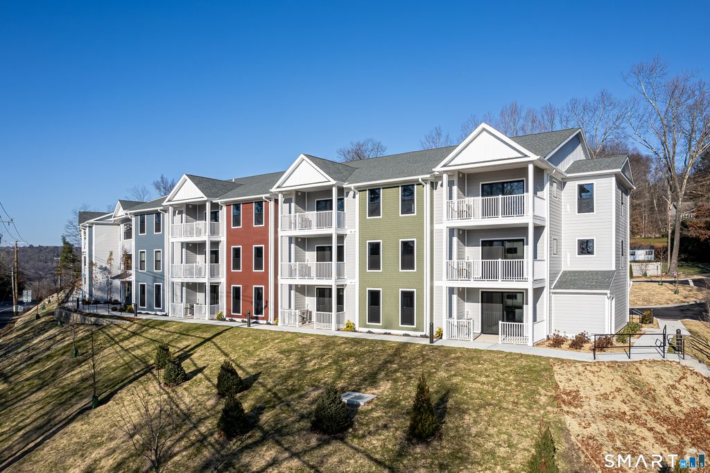 401 Albany Turnpike 208, Canton, CT 06019