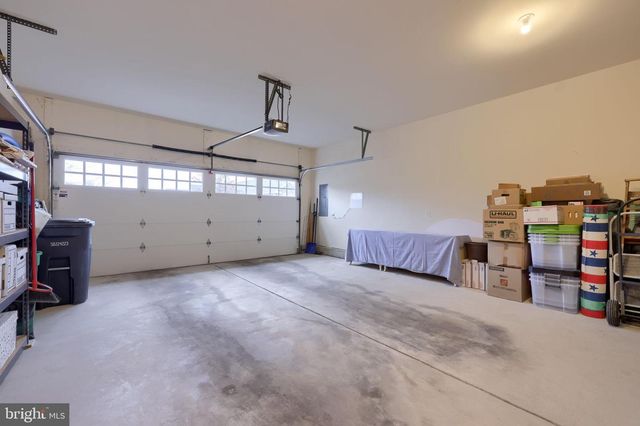 1032 PRESIDENTS DR, Lititz, PA 17543