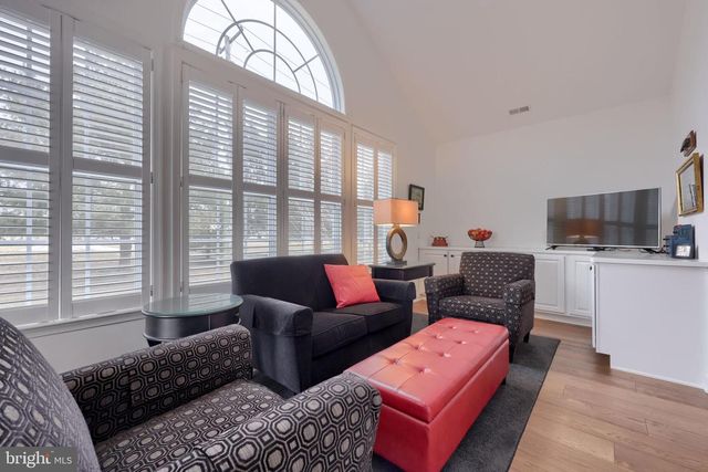 1032 PRESIDENTS DR, Lititz, PA 17543